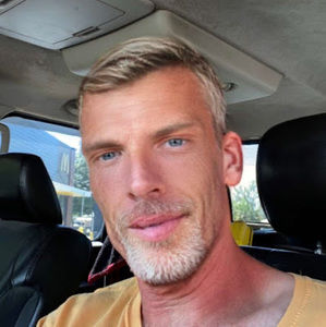 Meet your Posher, Jason